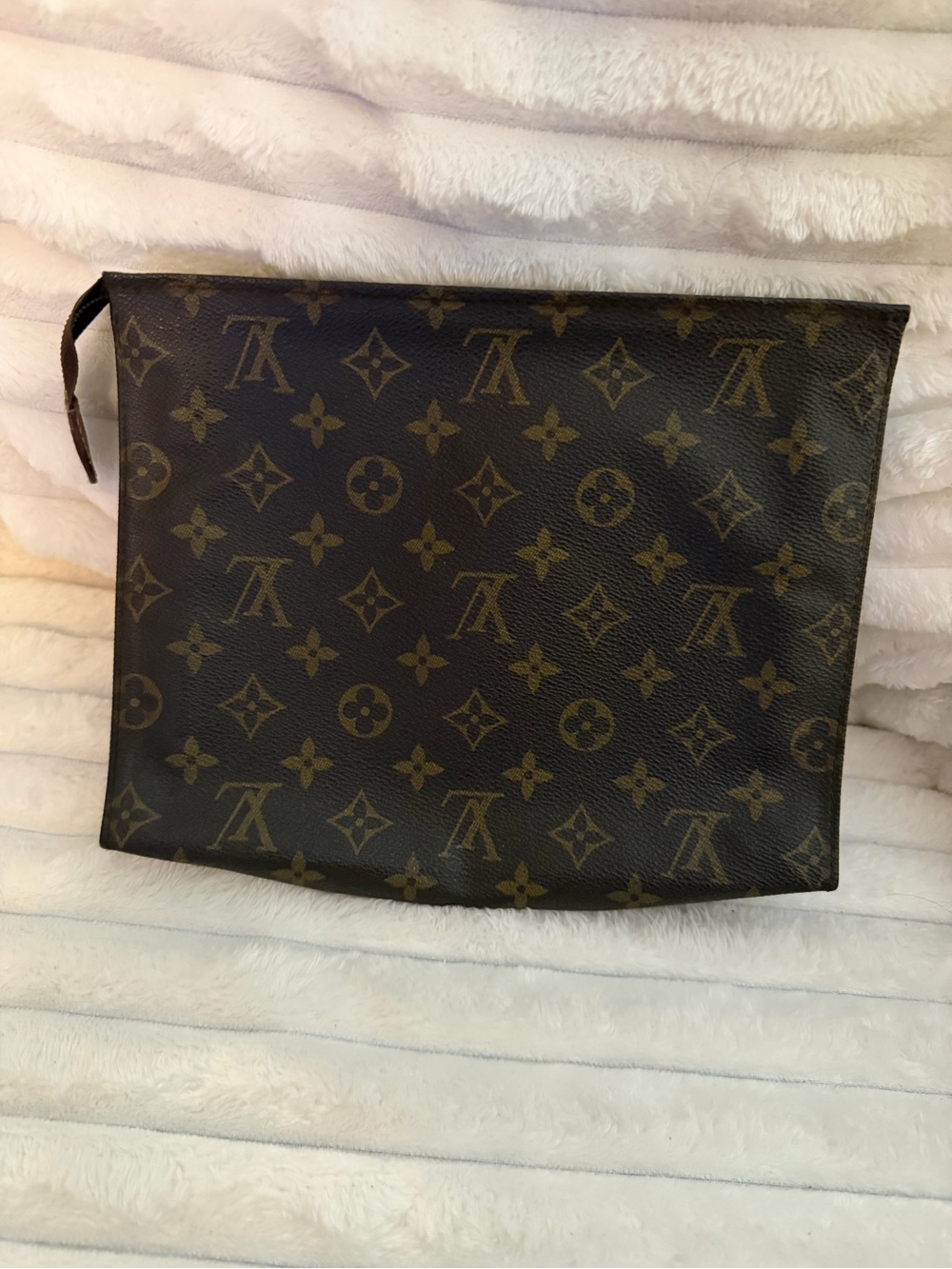 1986 VINTAGE Louis Vuitton Monogram Trousse Toilette 26
